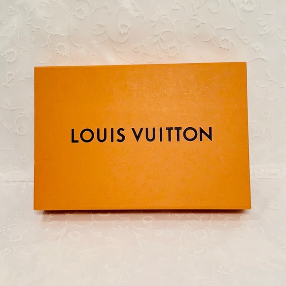 Louis Vuitton Handbags - LOUIS VUITTON AUTHENTIC MAGNETIC GIFT BOX